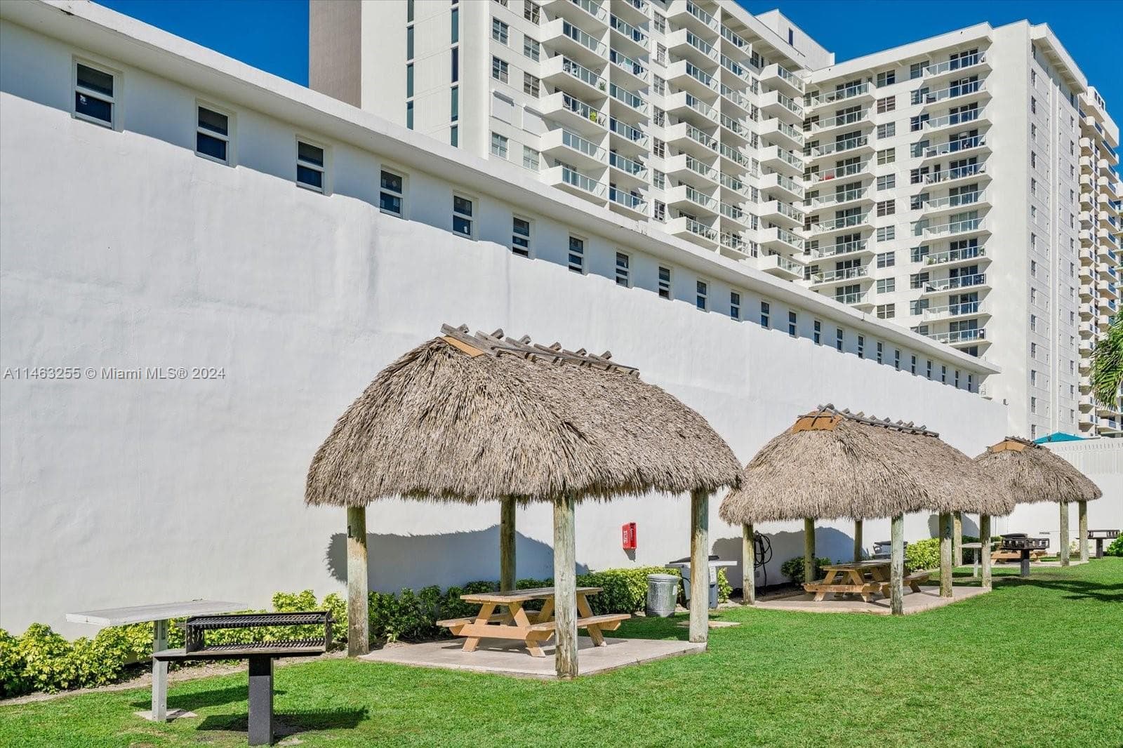 5601 Collins Ave 1514 photo 3