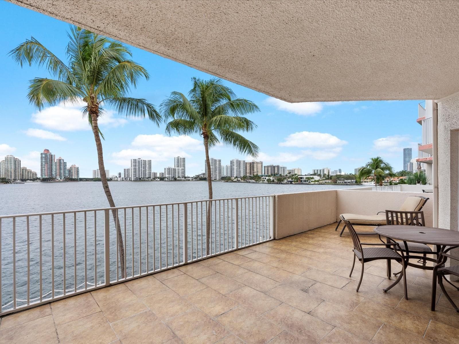 18260 N Bay Road 304 photo 5