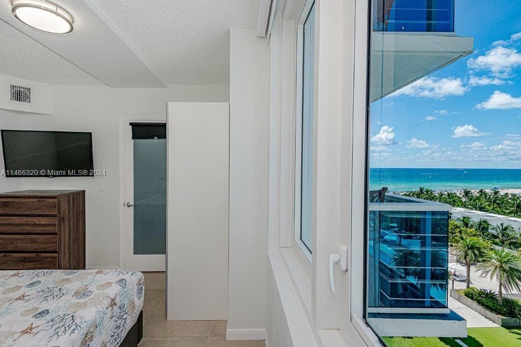 2301 Collins Ave 803 photo 12