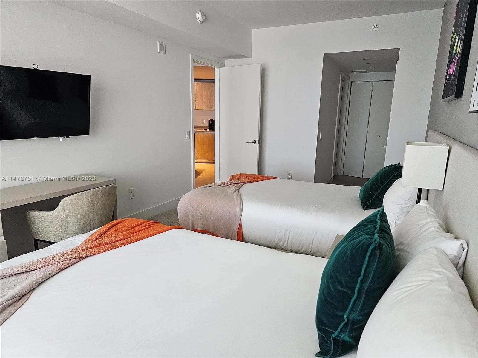 4111 Ocean Dr 3608 photo 16