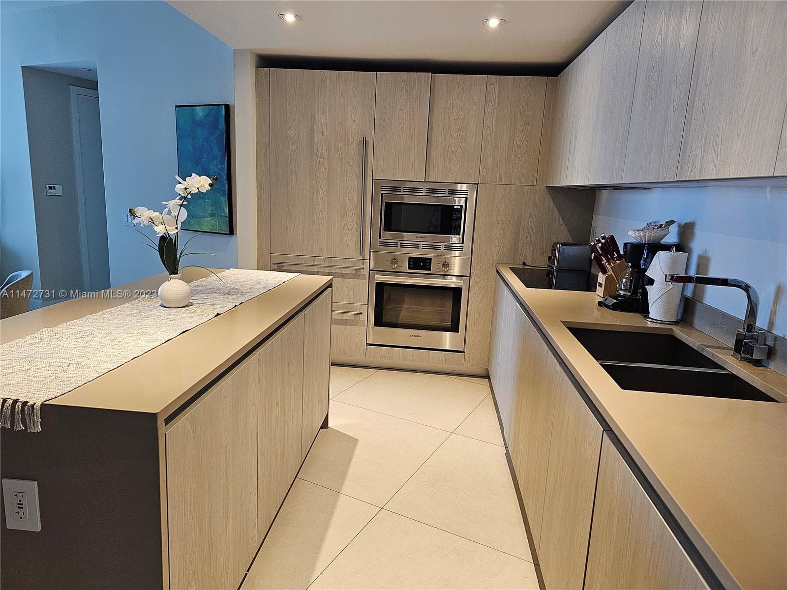 4111 Ocean Dr 3608 photo 10