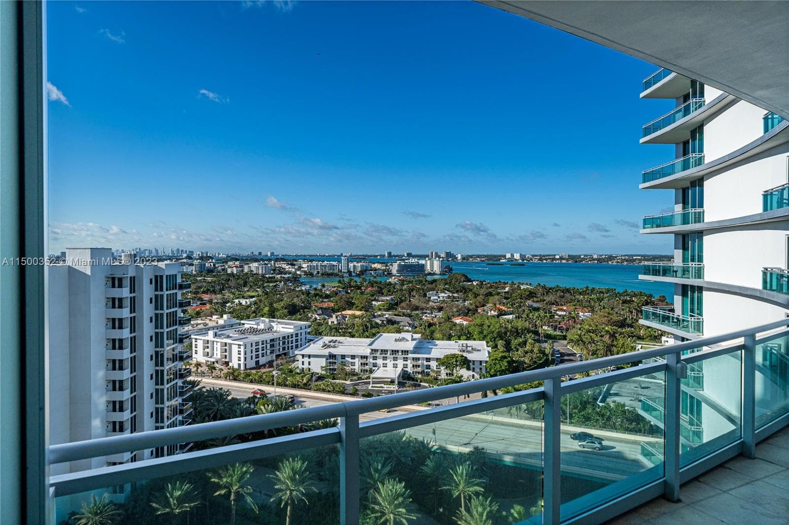 10295 Collins Ave 121716 photo 22