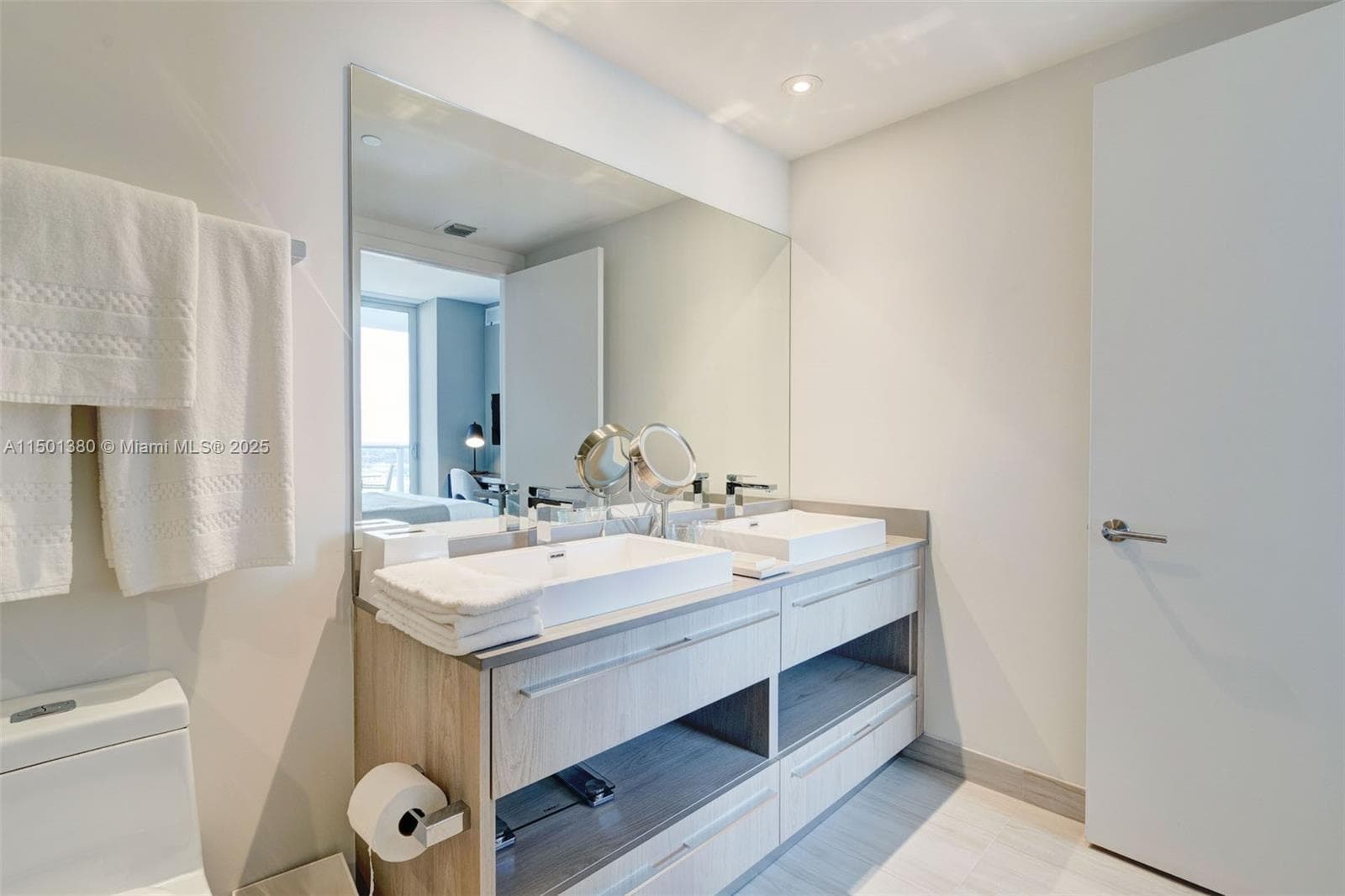 4010 Ocean Dr R2106 photo 16