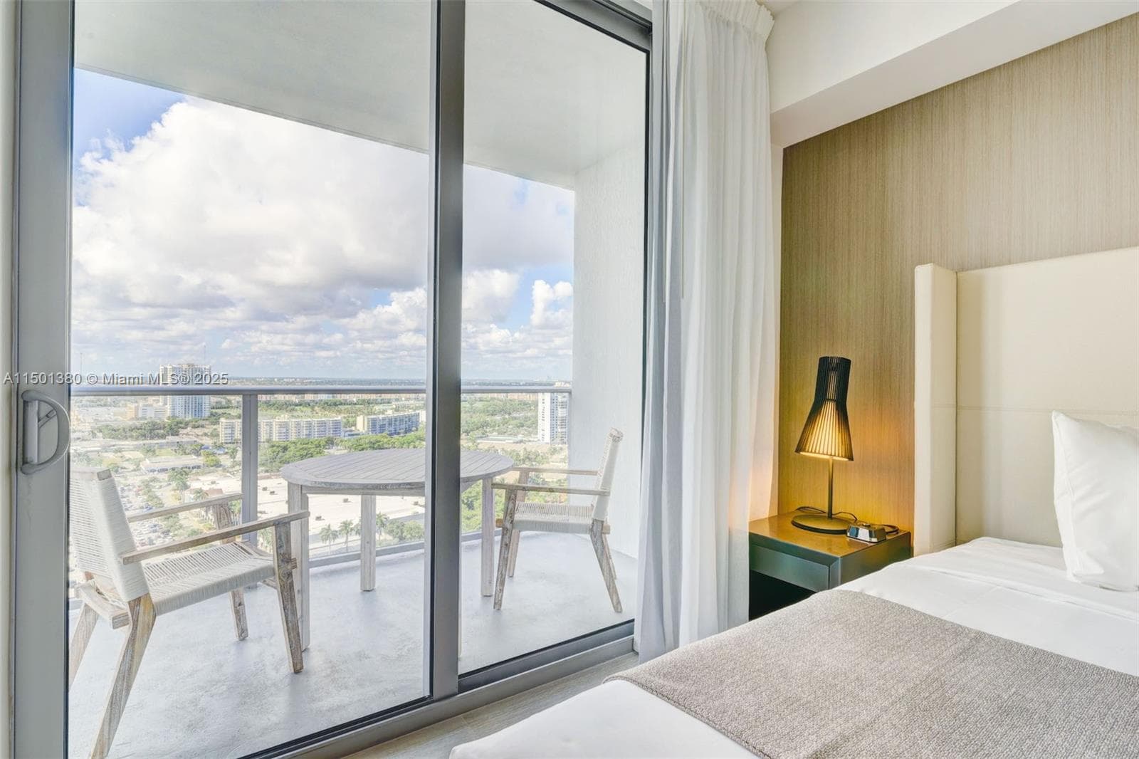 4010 Ocean Dr R2106 photo 18