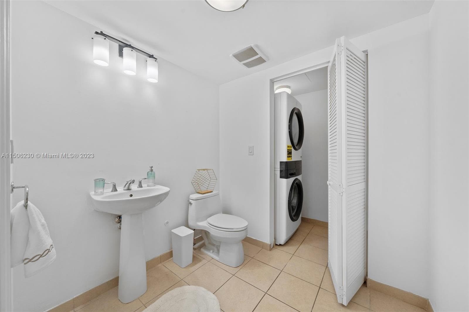 16699 Collins Ave 1710 photo 13