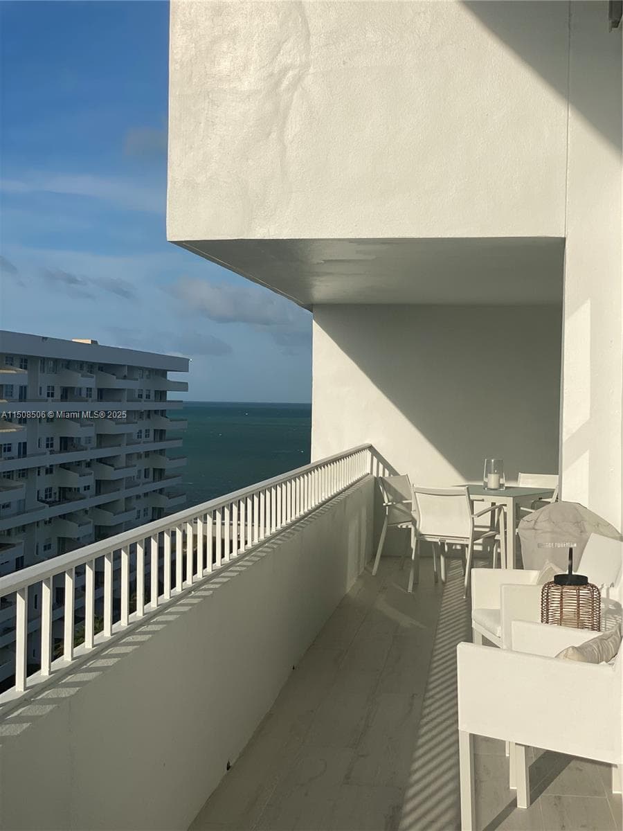 199 Ocean Lane Dr 1112 photo 2