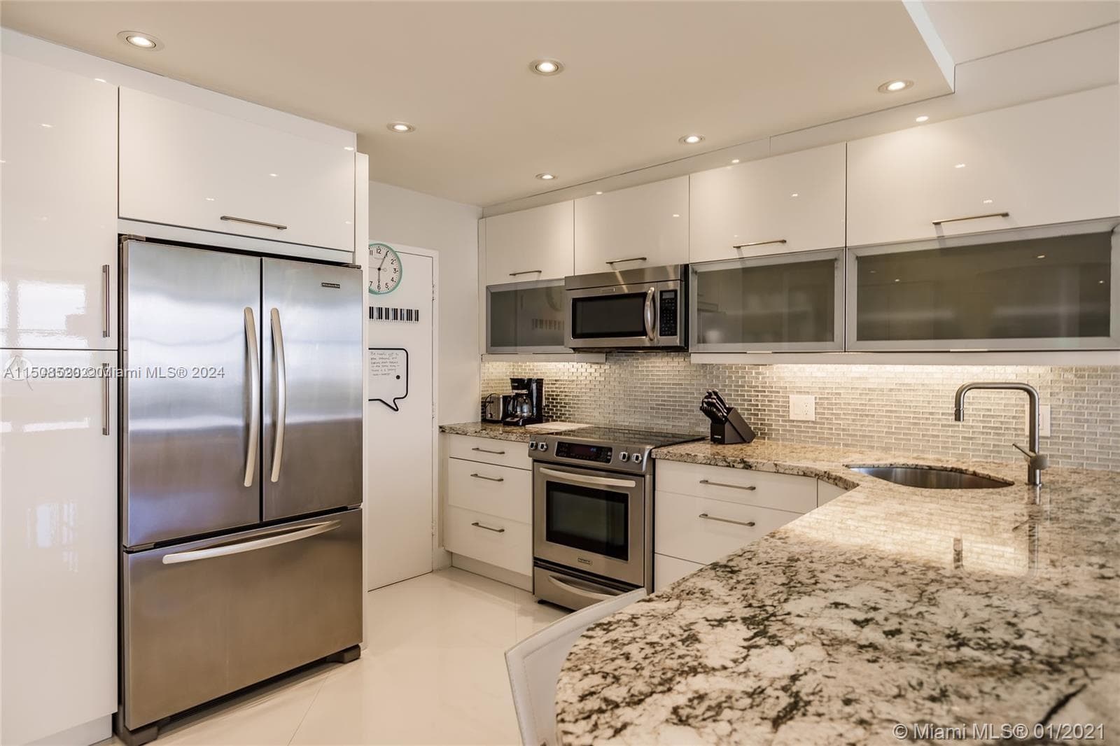 3725 S Ocean Dr 1504 photo 6