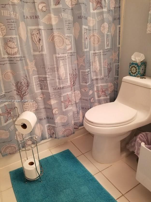 19201 COLLINS AVE 744 photo 5