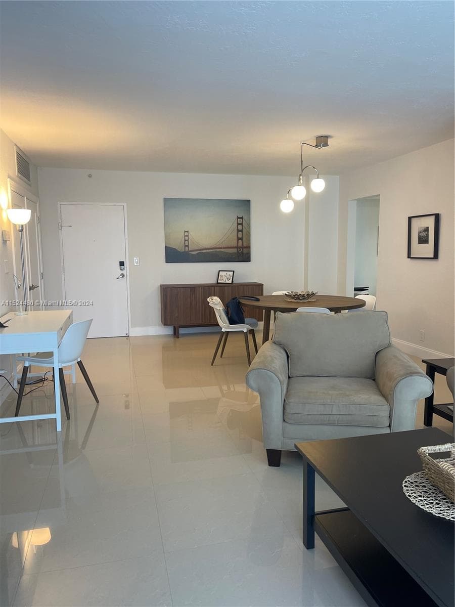 3801 S OCEAN DR 15V photo 2
