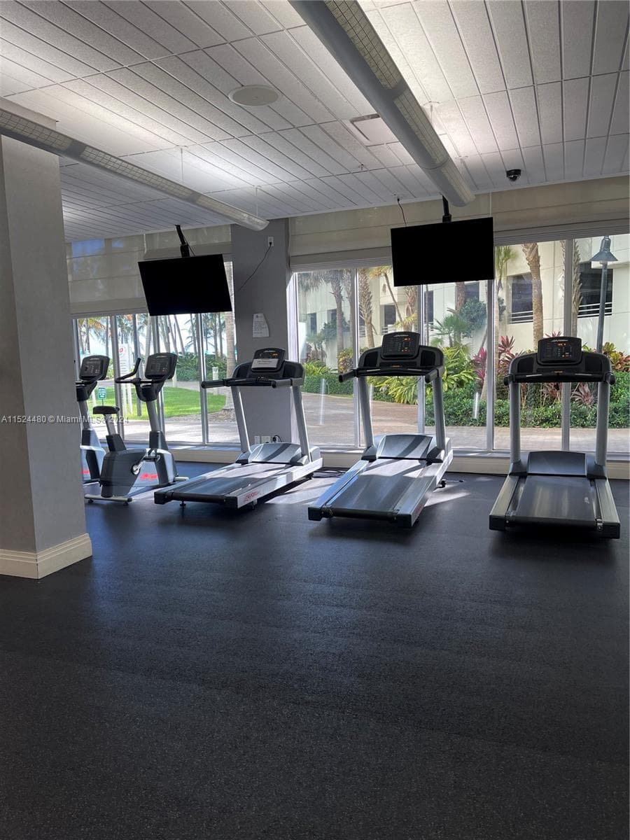 3801 S OCEAN DR 15V photo 22