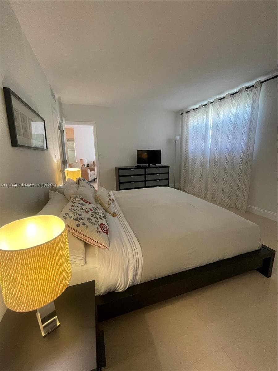 3801 S OCEAN DR 15V photo 14