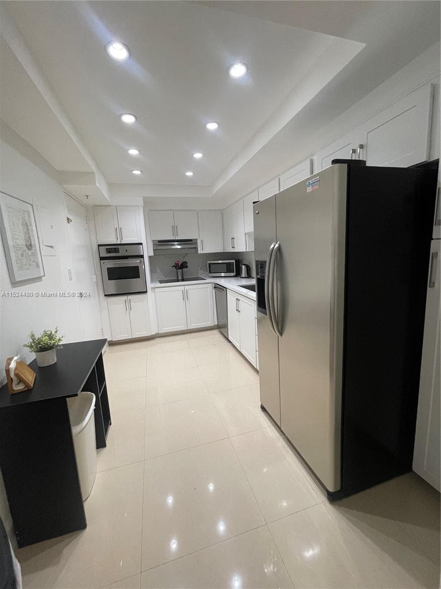 3801 S OCEAN DR 15V photo 8