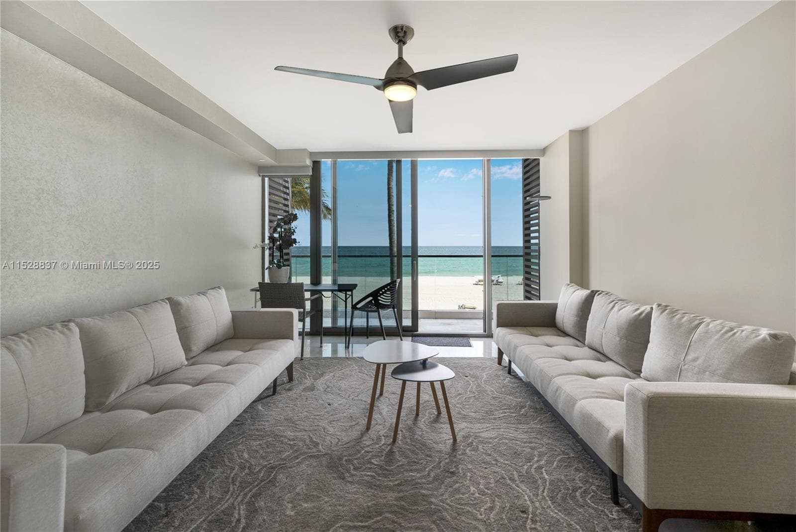 18975 Collins Ave 2000 photo 16