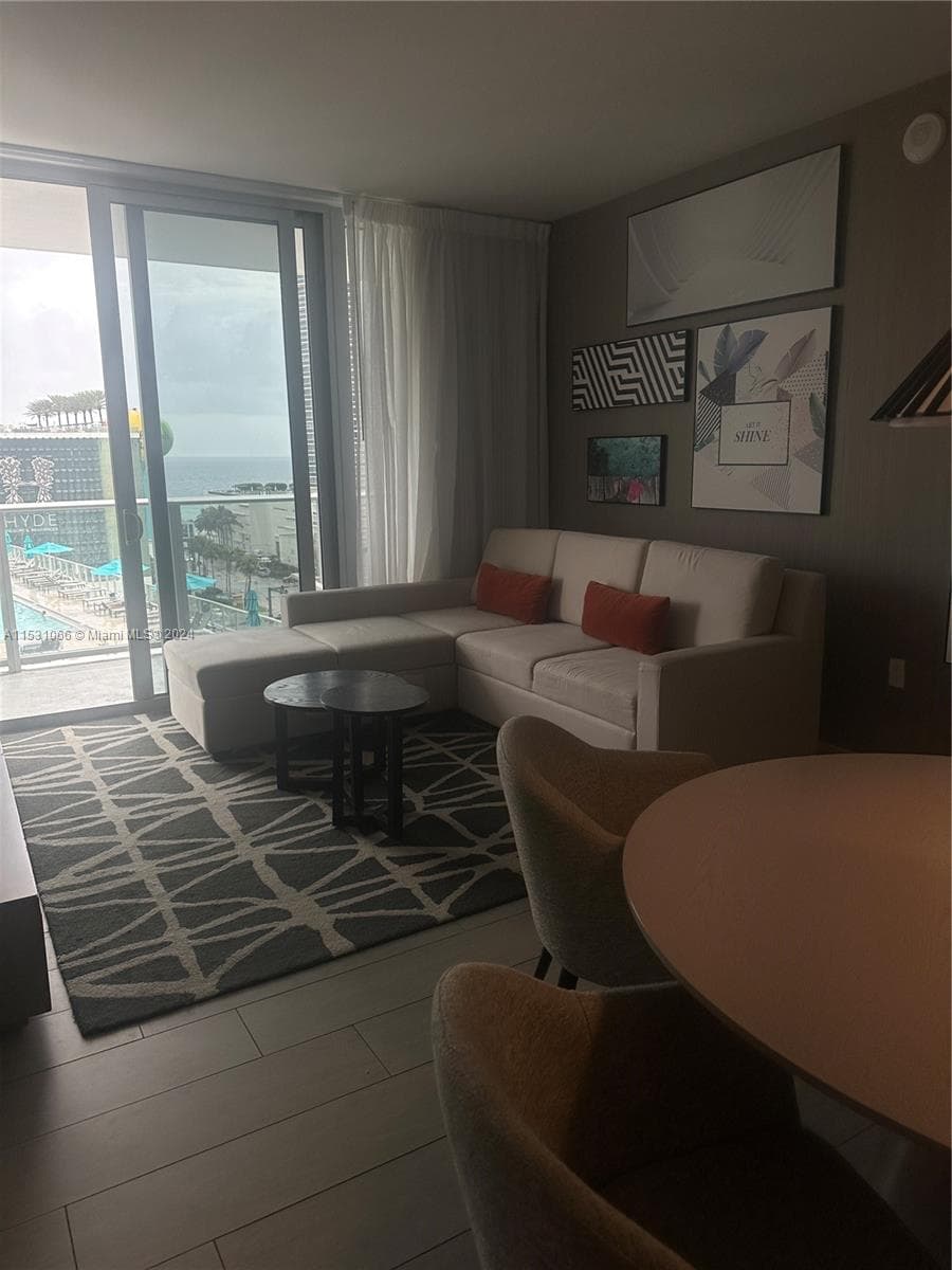 4010 Ocean Dr R707 photo 16