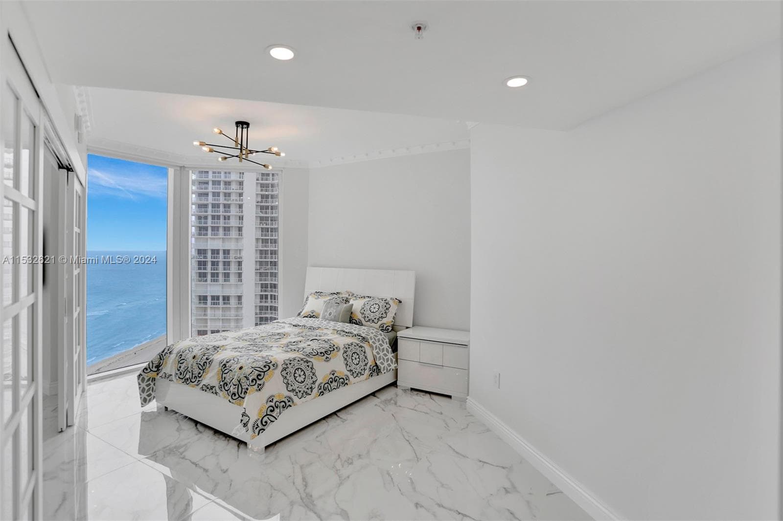 16699 Collins Ave 2209 photo 9