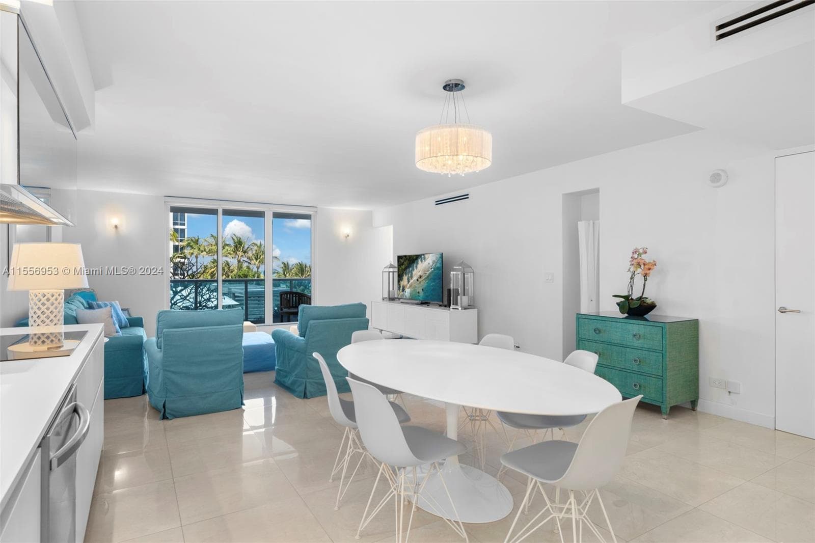 2301 Collins Ave 410 photo 7