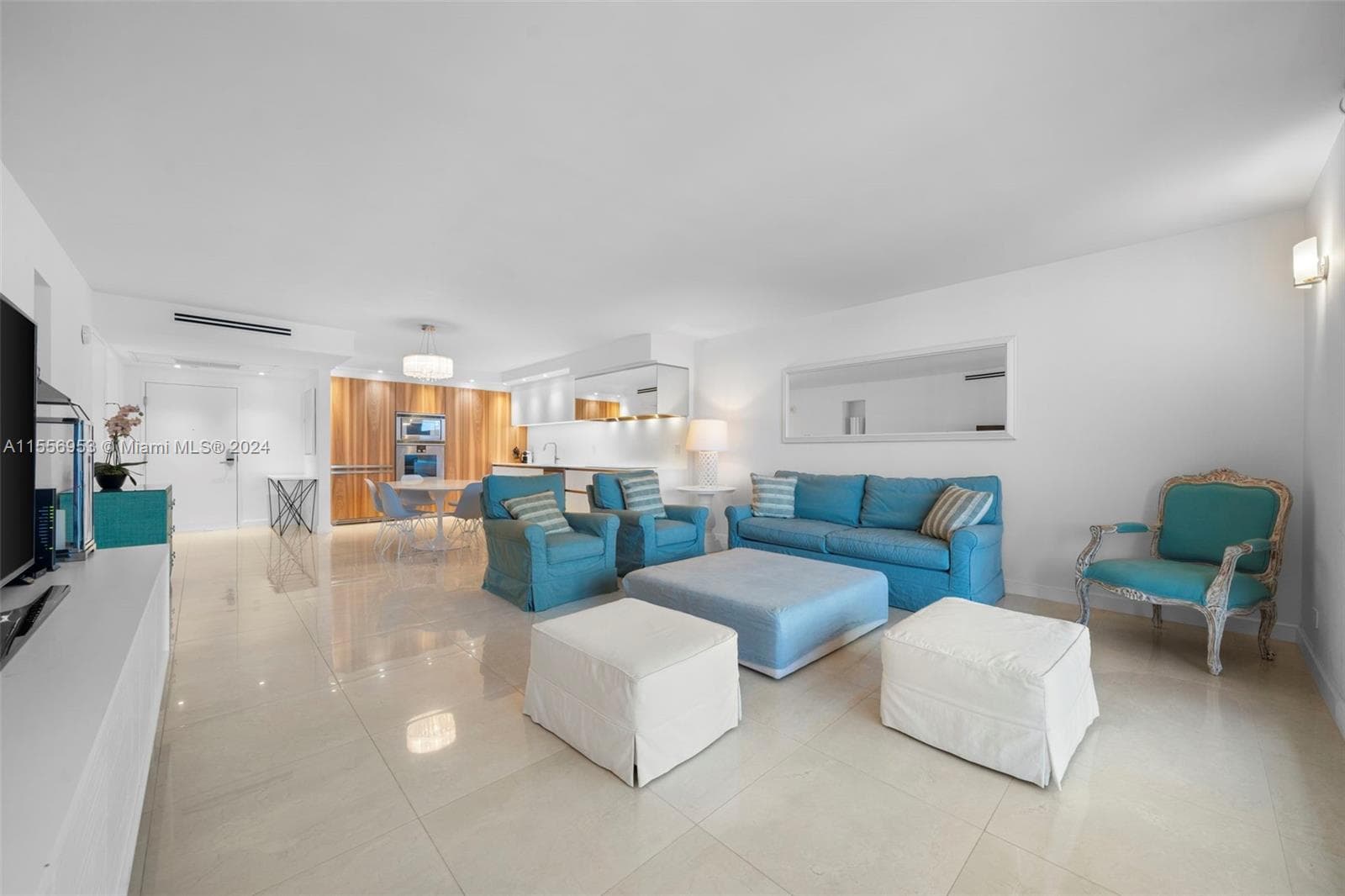 2301 Collins Ave 410 photo 8