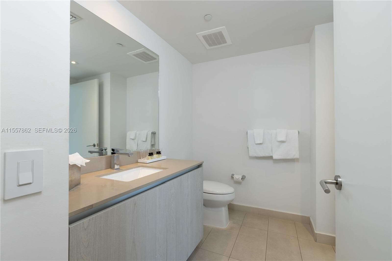 4111 Ocean Dr 2111 photo 8