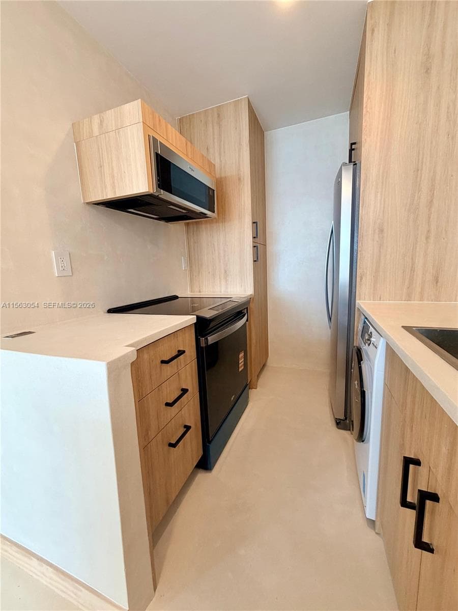 100 Lincoln Rd 1241 photo 5