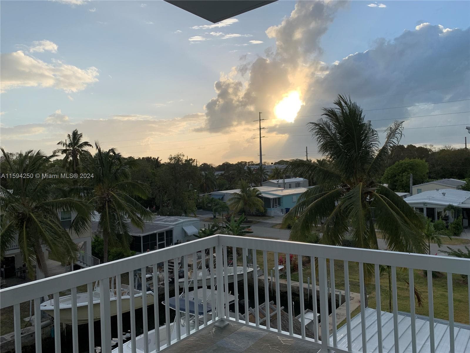 84 Coral Way photo 23