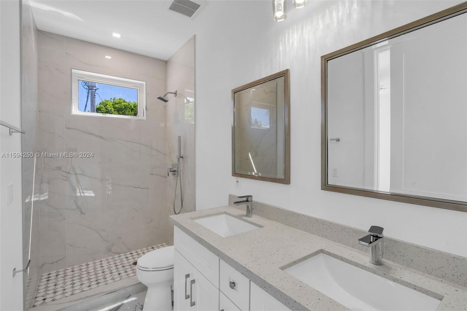 84 Coral Way photo 15