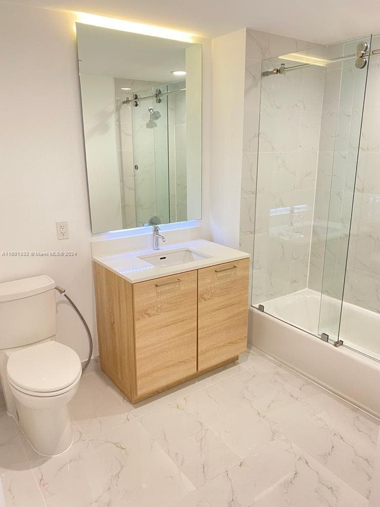 16385 Biscayne Blvd 2421 photo 16