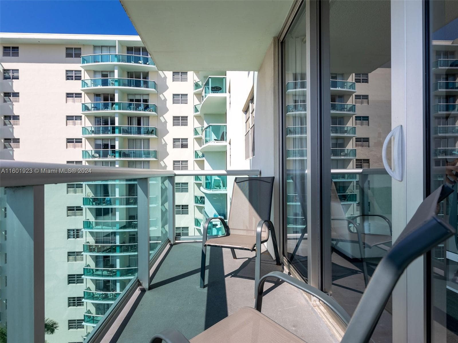 3901 Ocean Dr 10P photo 23