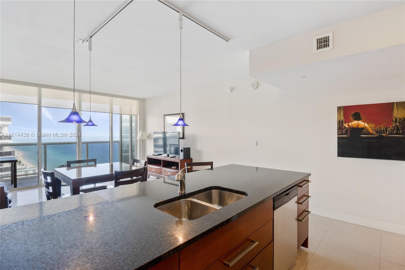 1830 OCEAN DR 4409 photo 7