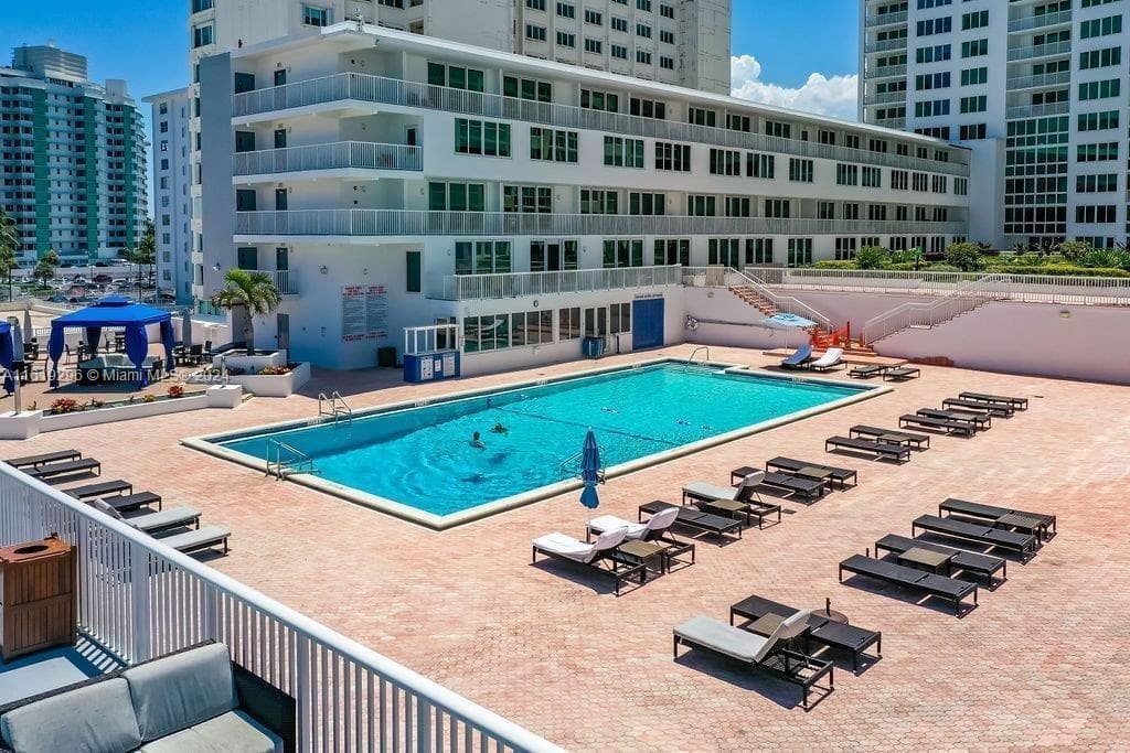 5401 Collins Ave 1123 photo 6