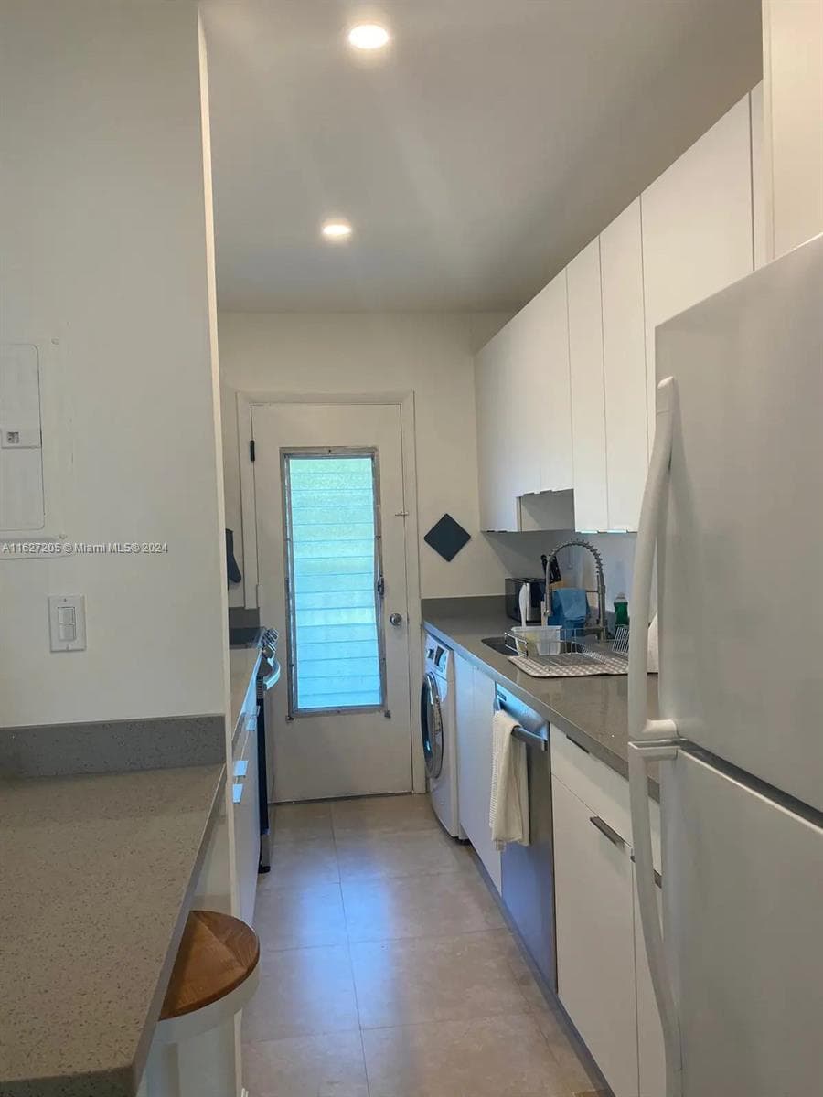 100 Sunrise Dr 24 photo 7