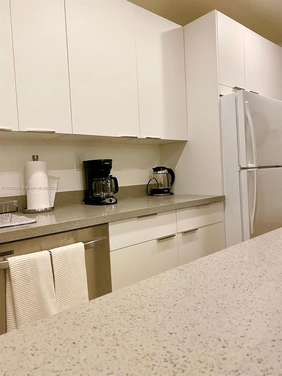 100 Sunrise Dr 24 photo 5