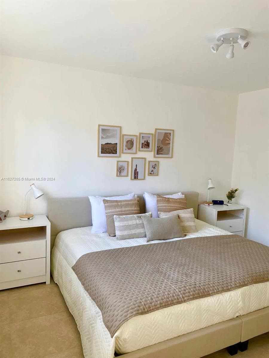 100 Sunrise Dr 24 photo 14