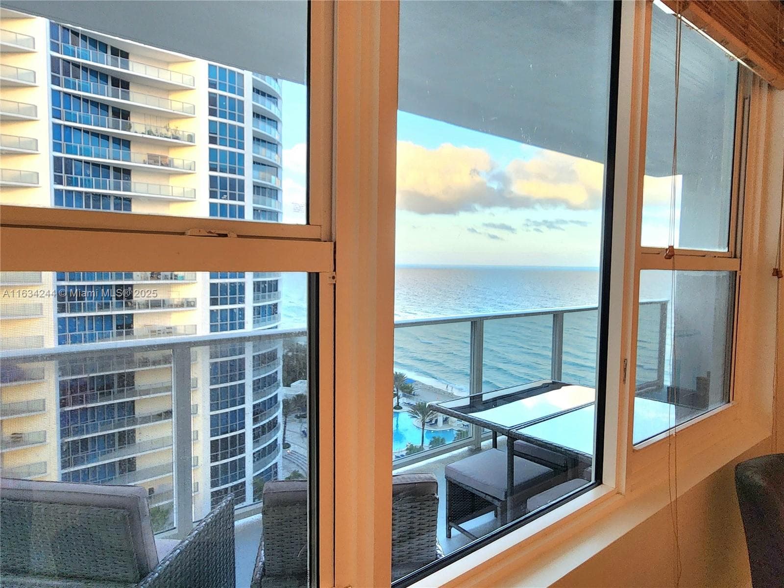 3505 S Ocean Dr 1409 photo 15