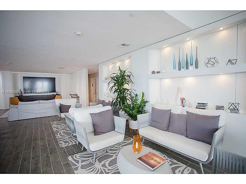 2602 HALLANDALE BEACH BLVD 2905 photo 6