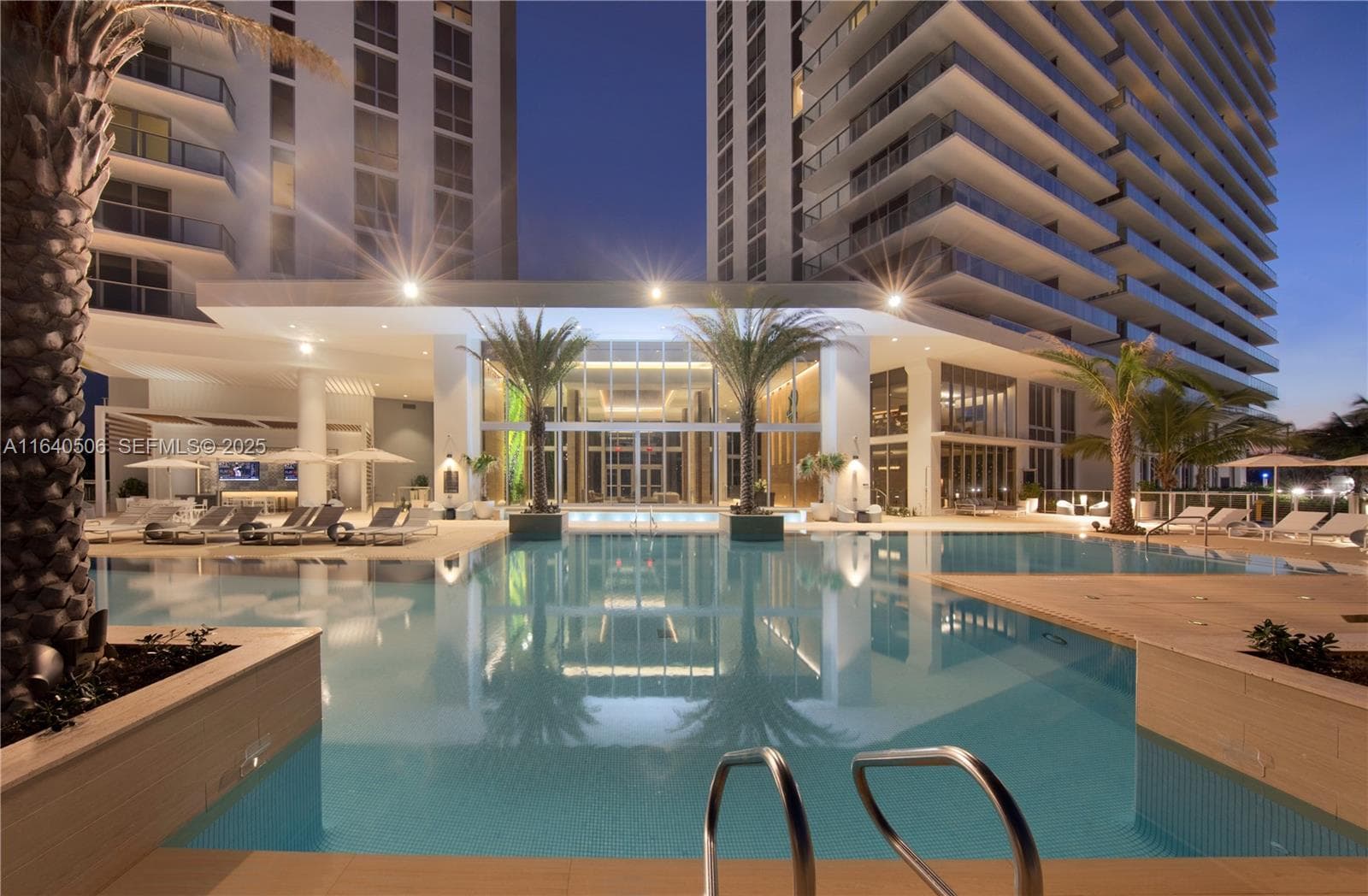 16385 Biscayne Blvd PH7 photo 5