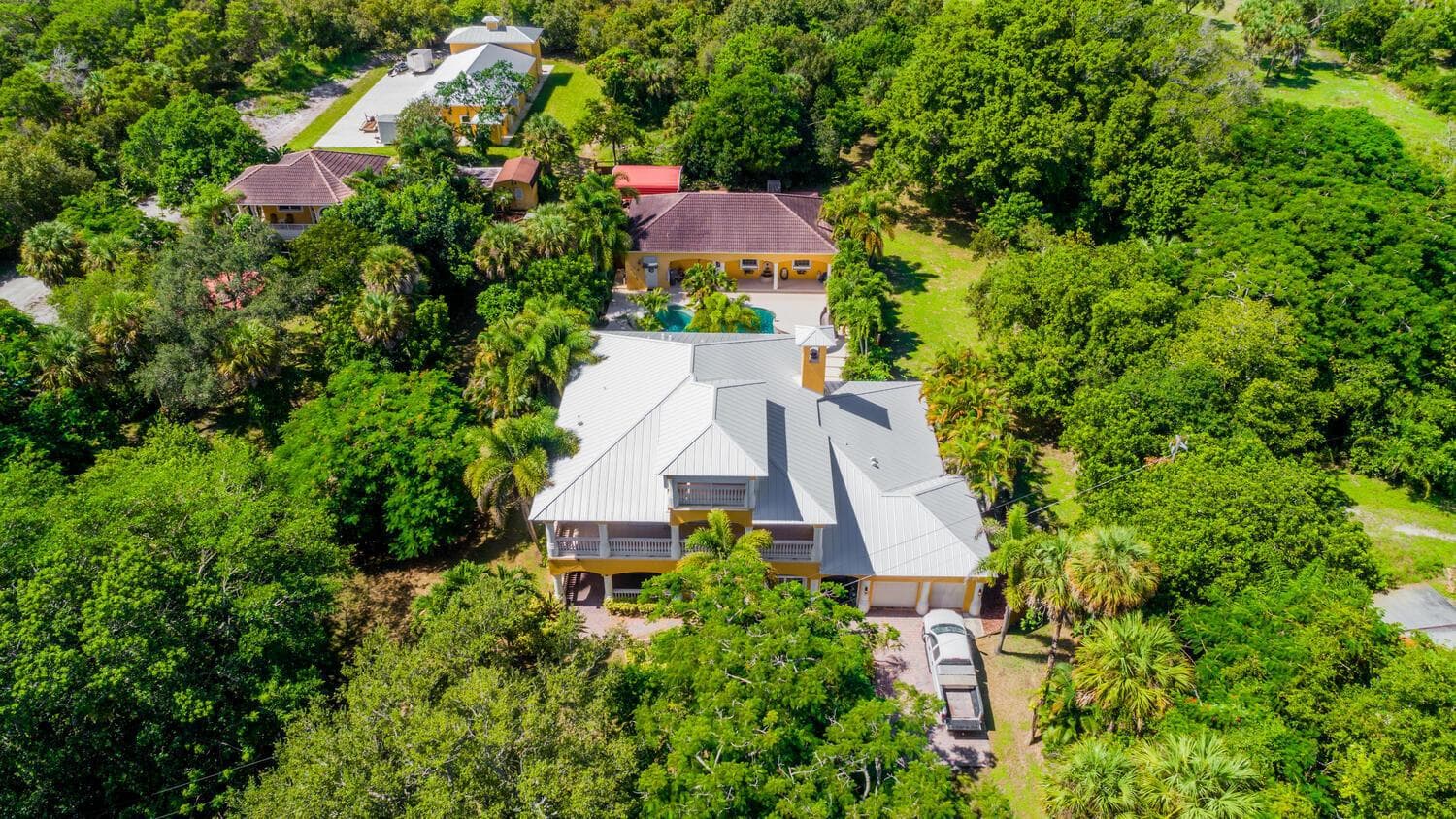 8053 S Indian River Drive photo 8