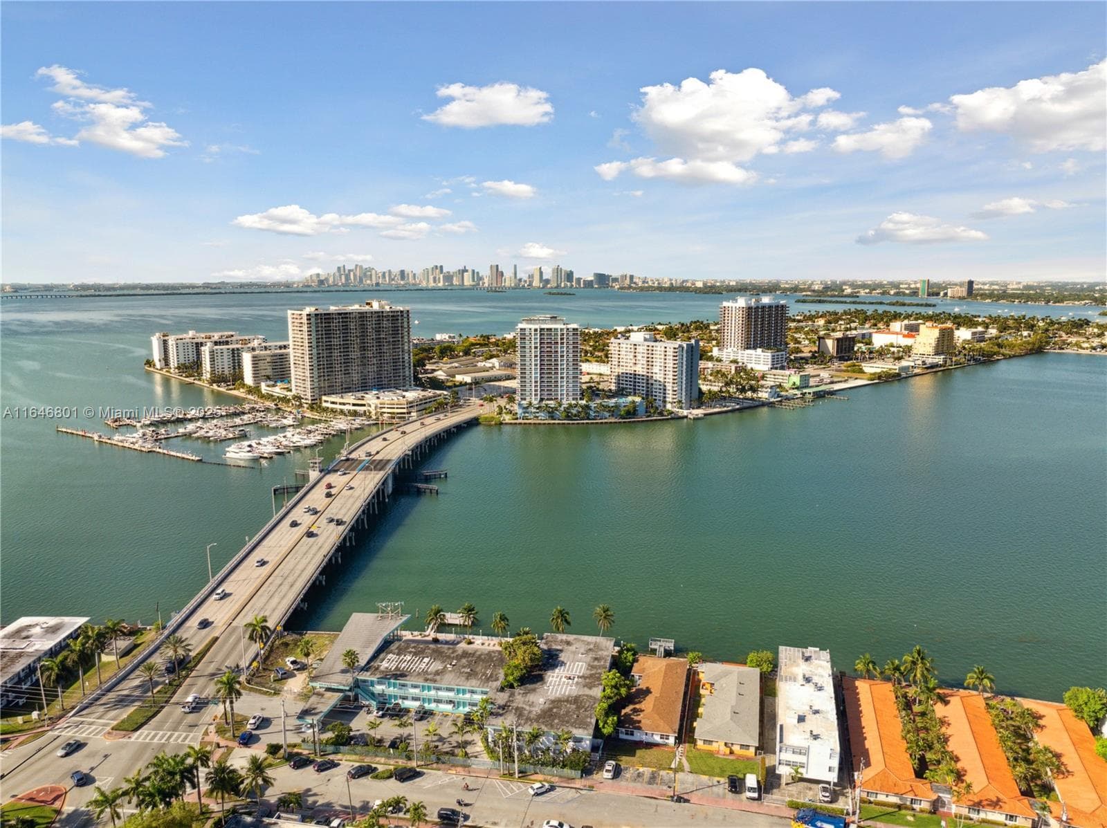 1020 Shore Dr photo 12