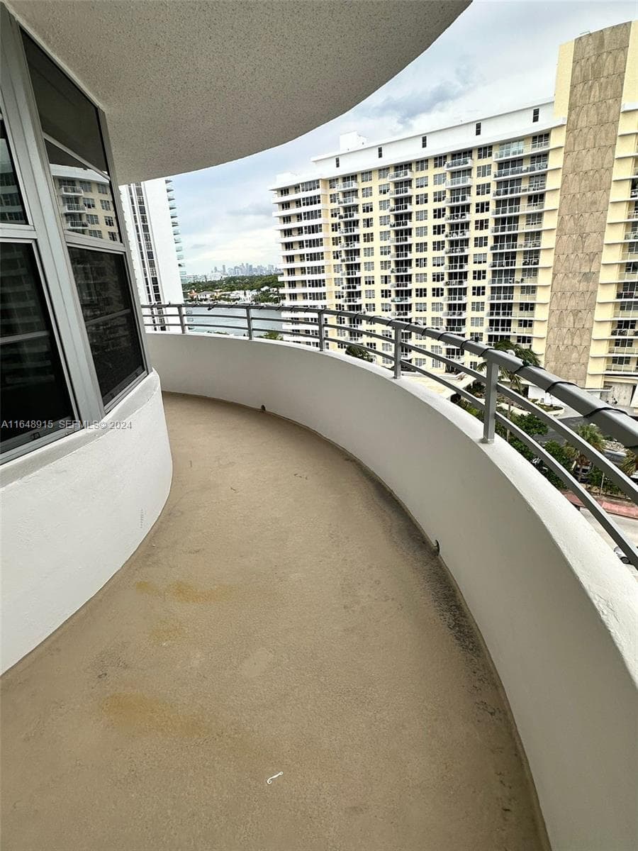 5555 Collins Ave 10B photo 11