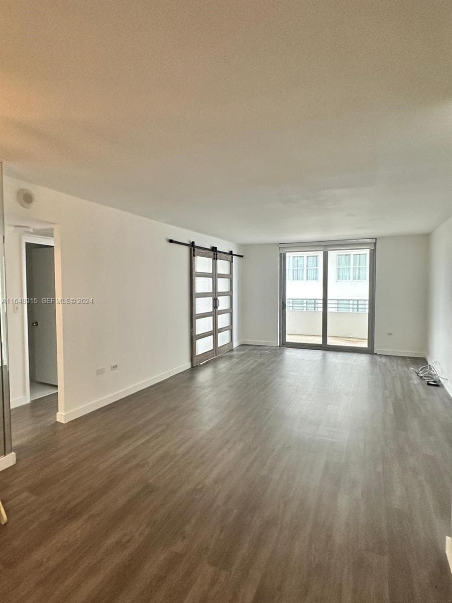 5555 Collins Ave 10B photo 21