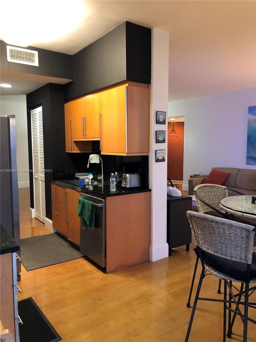 6365 Collins Ave 4209 photo 21