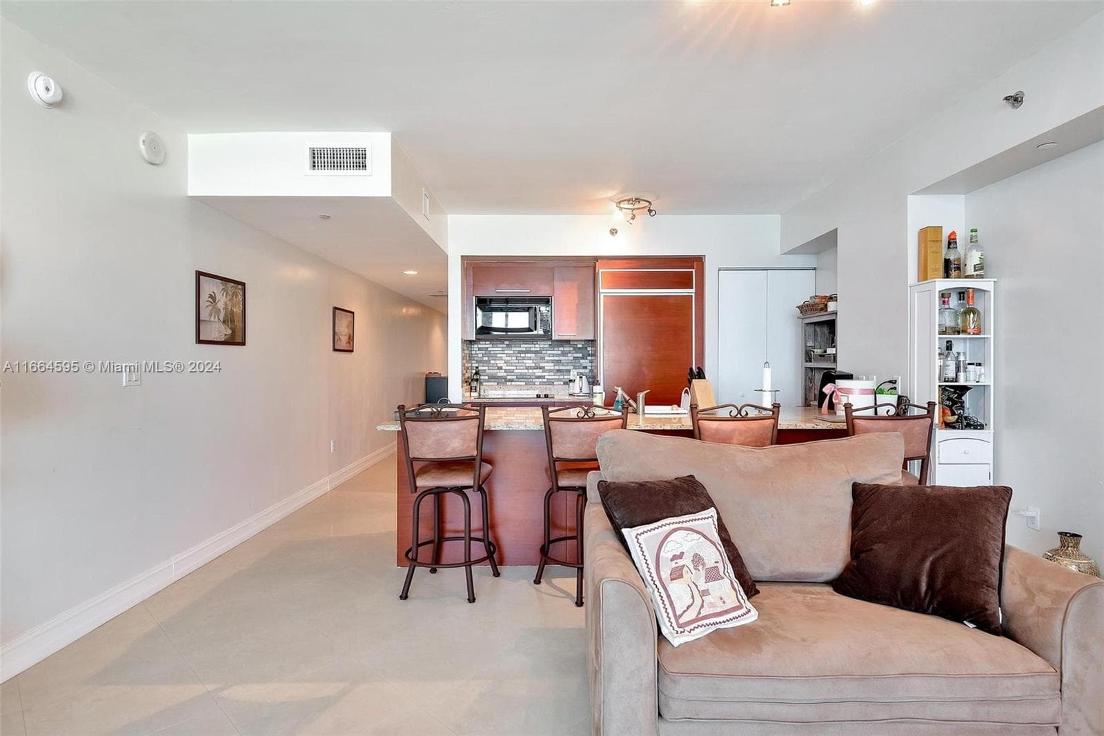 1830 Ocean Dr 4709 photo 11