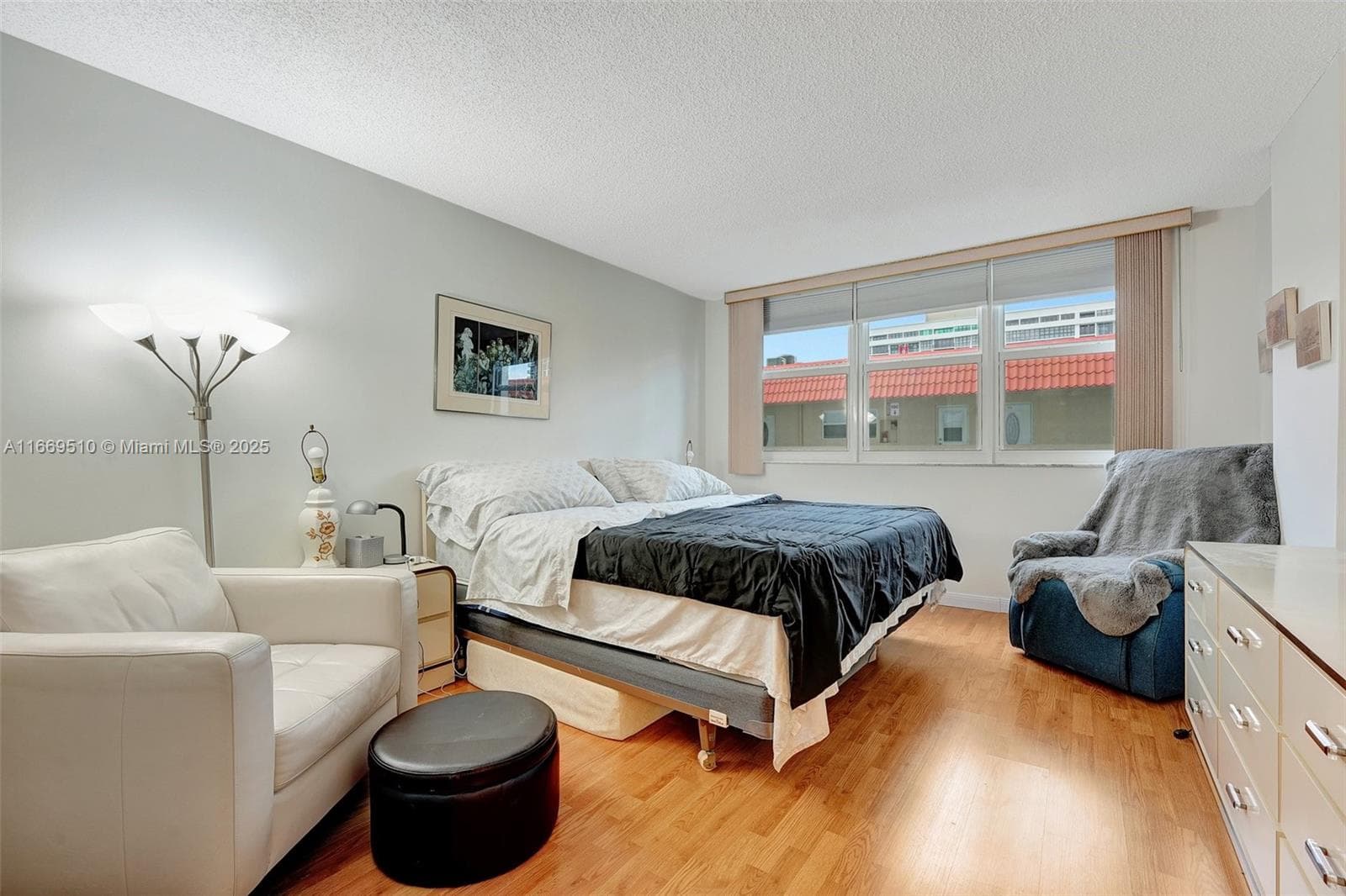 3113 S Ocean Dr 402 photo 23