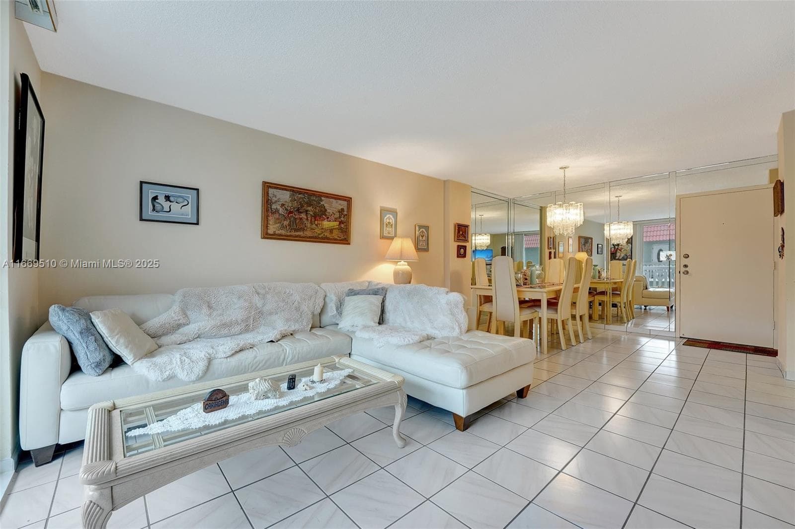 3113 S Ocean Dr 402 photo 2