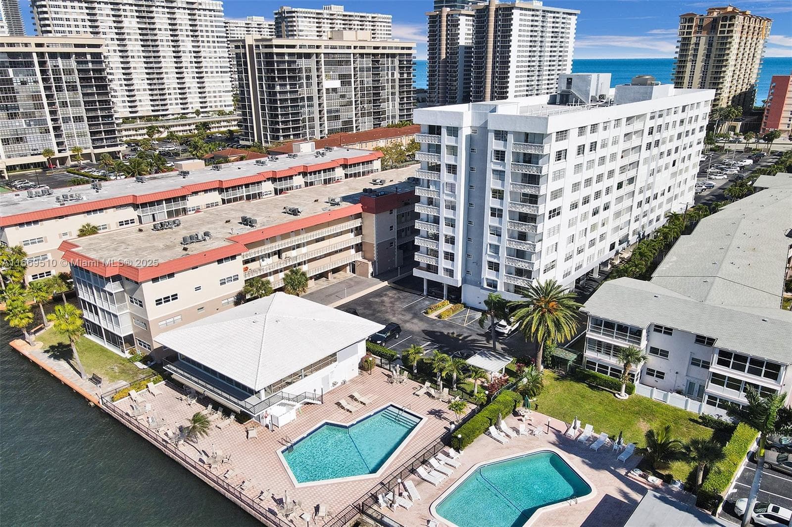 3113 S Ocean Dr 402 photo 13