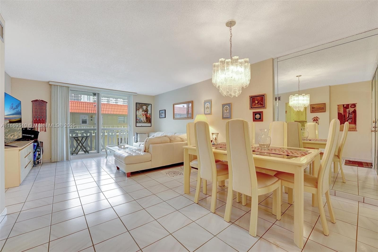 3113 S Ocean Dr 402 photo 5