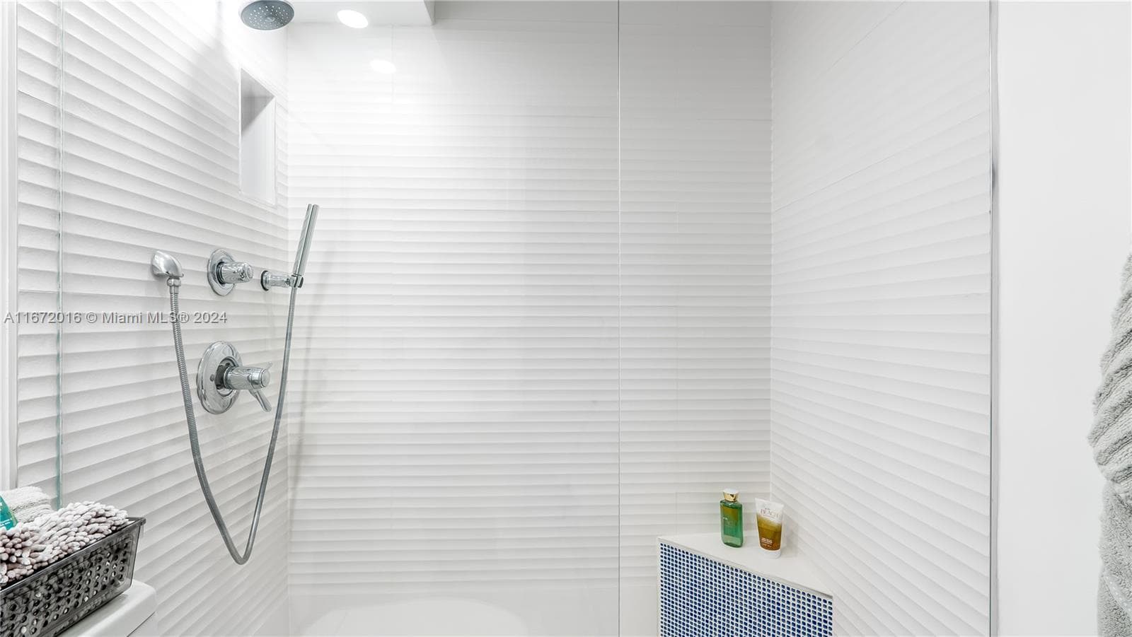 201 Van Buren St 103 photo 14
