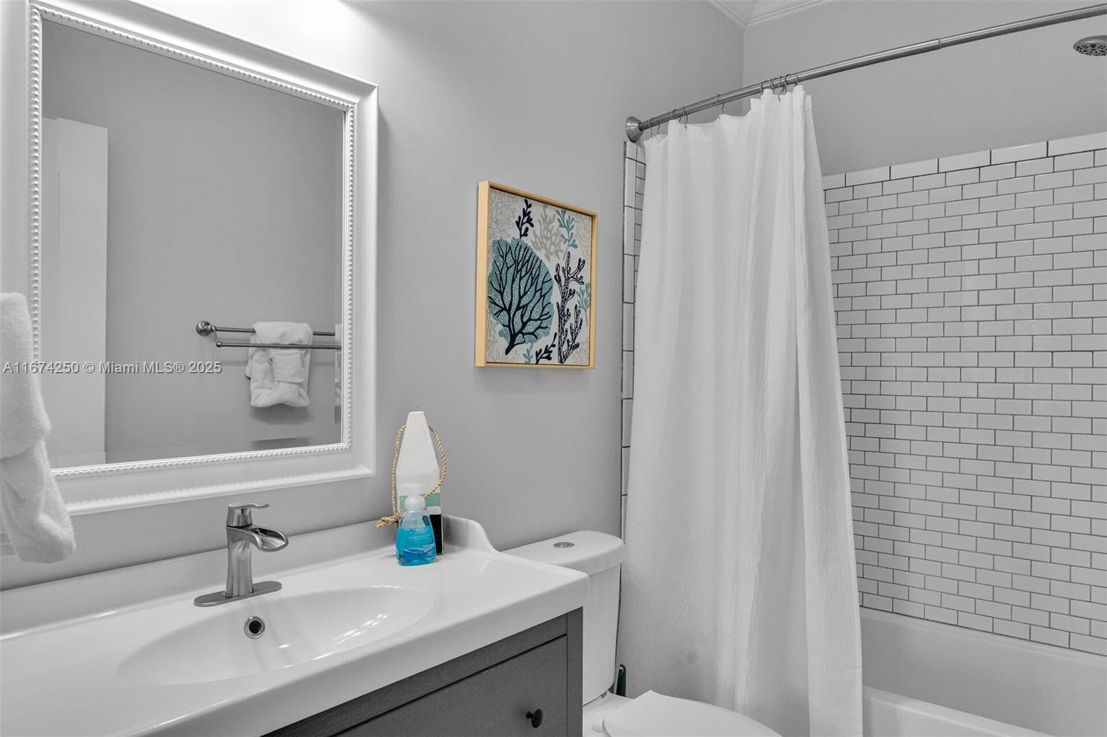 121 Venetian Dr photo 10