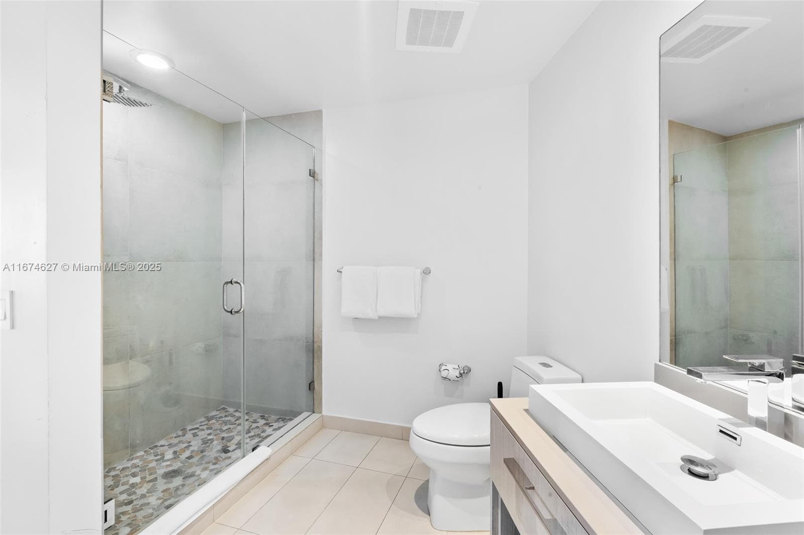 4111 Ocean Dr 3108 photo 18