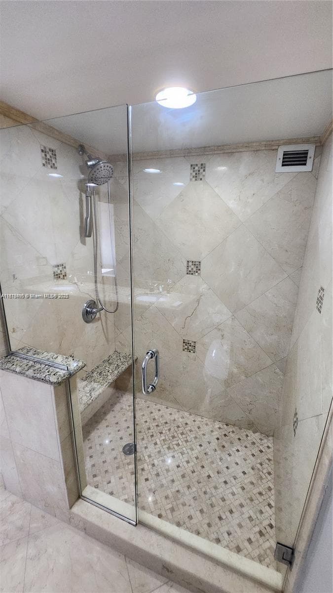 1000 Parkview Dr 920 photo 23