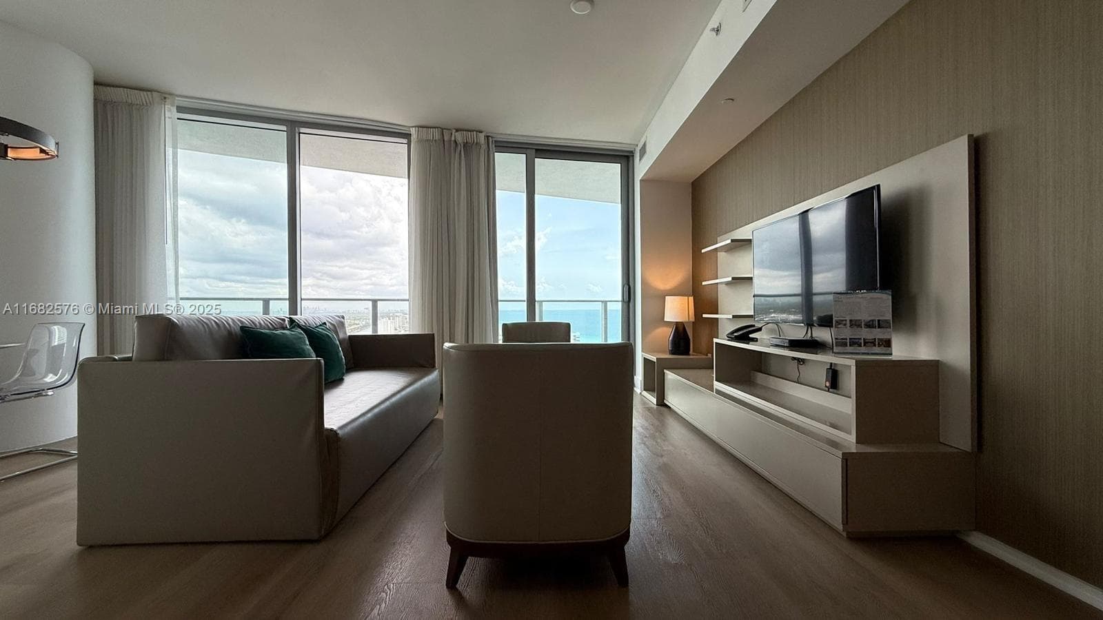 4111 Ocean Dr 1512 photo 17